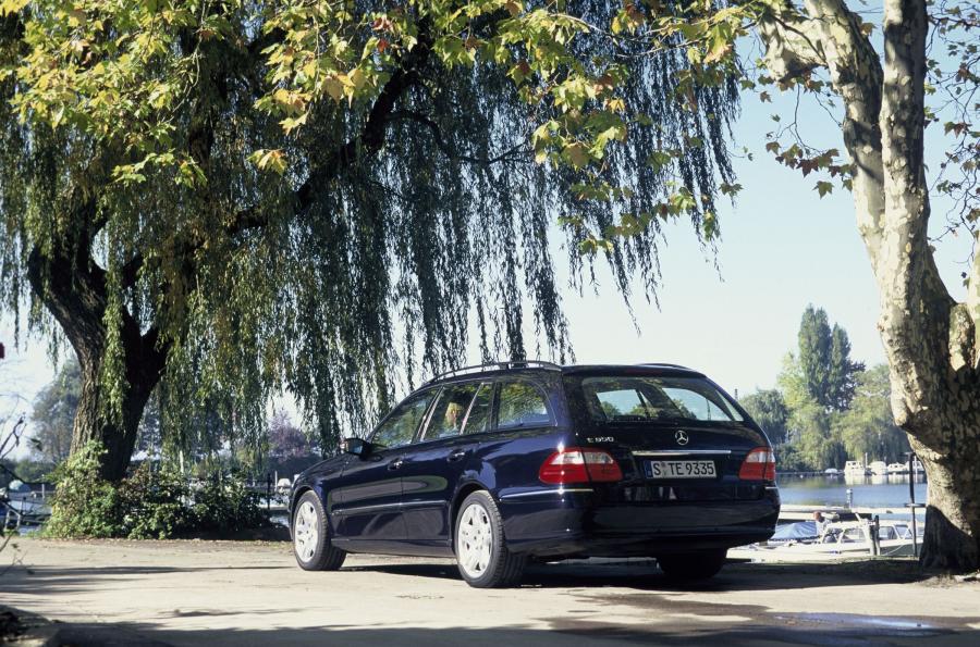  Mercedes-Benz E-Class Estate 2002 года  (фото 3 из 50)